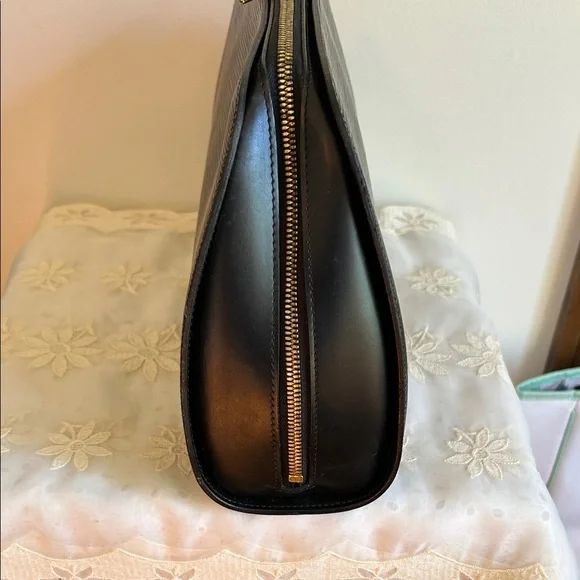 Louis Vuitton Black Leather Pouch with Gold Details - Picture 3 of 16